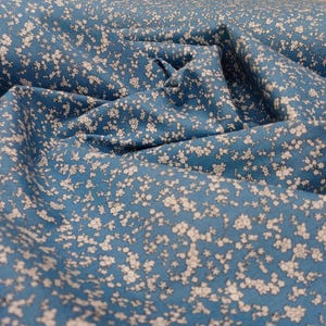 Blue White Mini Floral 100% Cotton Poplin Fabric: Sewing Material for Apparel&Home Textiles(63&quot; Wide)