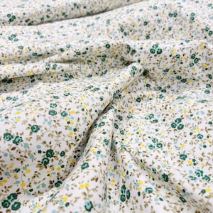 Green Floral 100% Cotton Poplin Fabric: Small Print, Dressmaking & Sewing(Wide160 cm/63 in/1.75 yd)