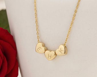 Collar pequeño personalizado con inicial en forma de corazón 3D, joyería personalizada con dije familiar, regalo minimalista para el Día de la Madre, collar para mujer.