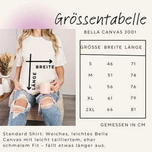 Puede incluir: Tabla de tallas para una camiseta est&aacute;ndar Bella Canvas 3001, con medidas en cent&iacute;metros. La tabla muestra las tallas S a 2XL, con las medidas de ancho y largo correspondientes. La camiseta se describe como suave, ligera y ligeramente entallada.