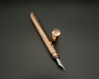 Pluma estilográfica de cobre de bolsillo Daphne