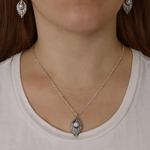 Handmade jewelry set, earrings and necklace with leaf pendant