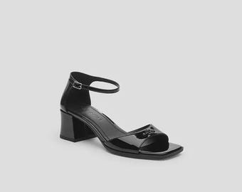 Sandalias de tacón de bloque Coach para mujer, color negro, nuevo en stock