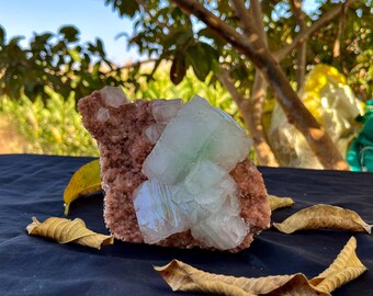 ヒューランダイトマトリックス上のアポフィライト（非貴石天然石