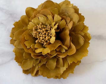 Broche de flor amarillo oscuro, broche grande de tela satinada, accesorios para el cabello
