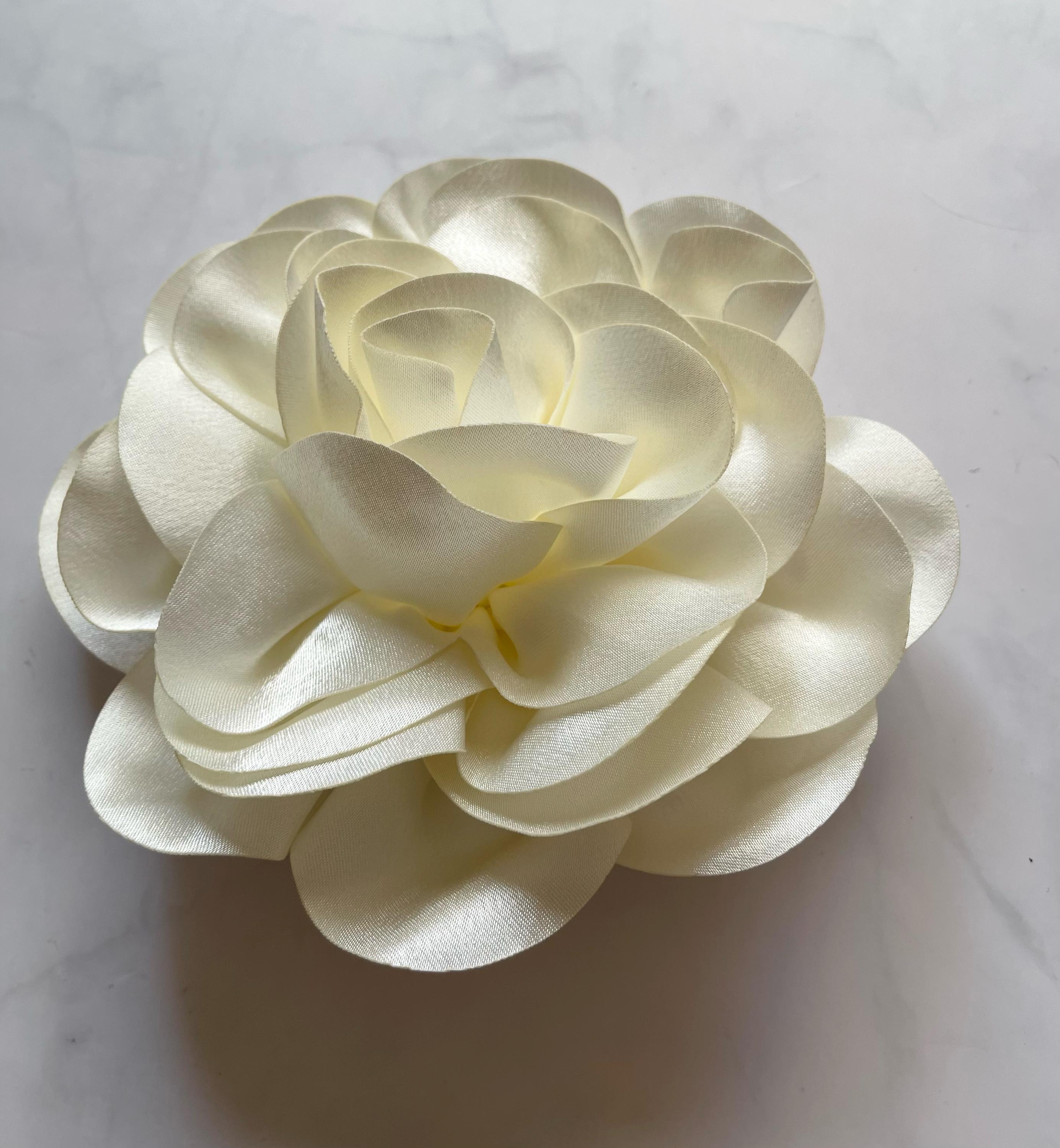 本象牙の繊細なバラの花・ブローチ 象牙のバラのブローチ - Etsy 日本