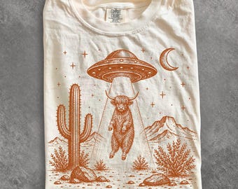 UFO Highland Cow Shirt, Western Alien Abduction Farm Tee, Retro Sci Fi T-Shirt, Highland Cow Gift, Comfort Colors Tee, Paranormal UFO Gift