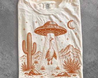 UFO Goose Shirt, Funny Alien Abduction Bird Graphic Tee, Retro Sci Fi T-Shirt, Goose Lover Gift, Comfort Colors Tee, Paranormal UFO Gift