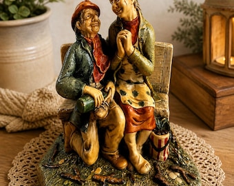 Figura vintage de pareja romántica en un banco | Escultura decorativa retro | Decoración cálida