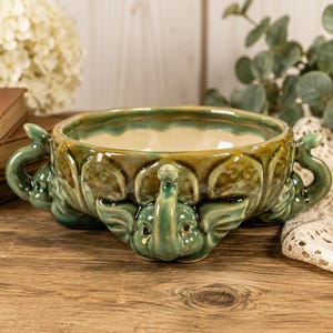 Vintage ceramic planter/planter with swans – green – embossed design