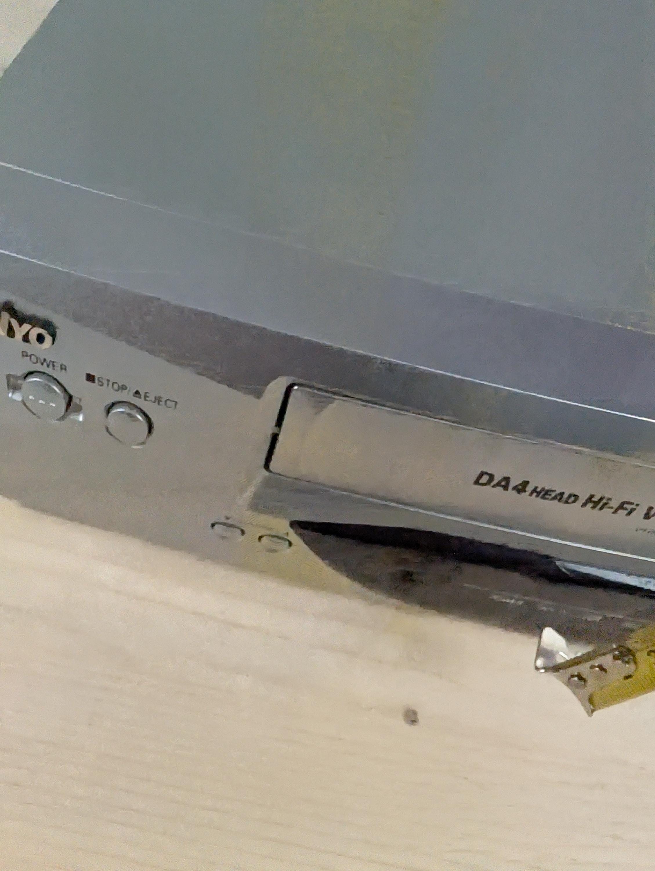 Sanyo VHR-H531 Hi-fi DA4 Head VCR – 19 Micron Heads – Tested and