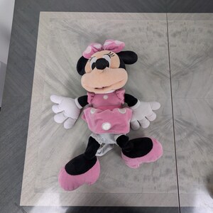 Peluche oficial de Minnie Mouse rosa de Disney – Peluche suave de estilo vintage – Juguete infantil de decoración Disney – Aproximadamente 30 cm imagen 4