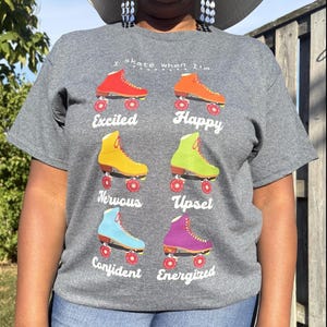 Jag åker rullskridskor när jag är känslosam T-shirt: Rolig rullskridskoåkning med grafisk design