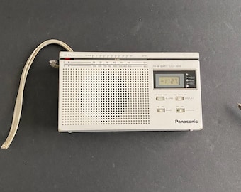Vintage rare Panasonic RF-082 AM/FM Quartz Clock Radio Digital Alarm Clock works