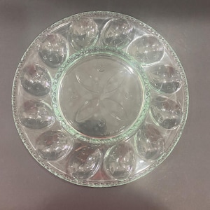 Vintage Longaberger Green Glass Egg Plate Holds 12 Eggs Made In USA  11”D
