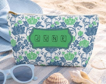 Borsa per il trucco personalizzata, pochette cosmetica personalizzata, regalo per damigella d'onore, organizer da viaggio con cerniera, astuccio da toilette floreale, porta bellezza con monogramma