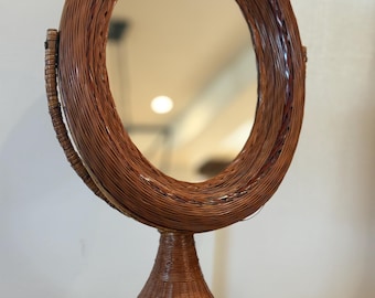 Vintage Korb Spiegel - Boho Rattan Tischspiegel - Handgewebter ovaler Schminkspiegel - Cottagecore Waschtisch Dekor