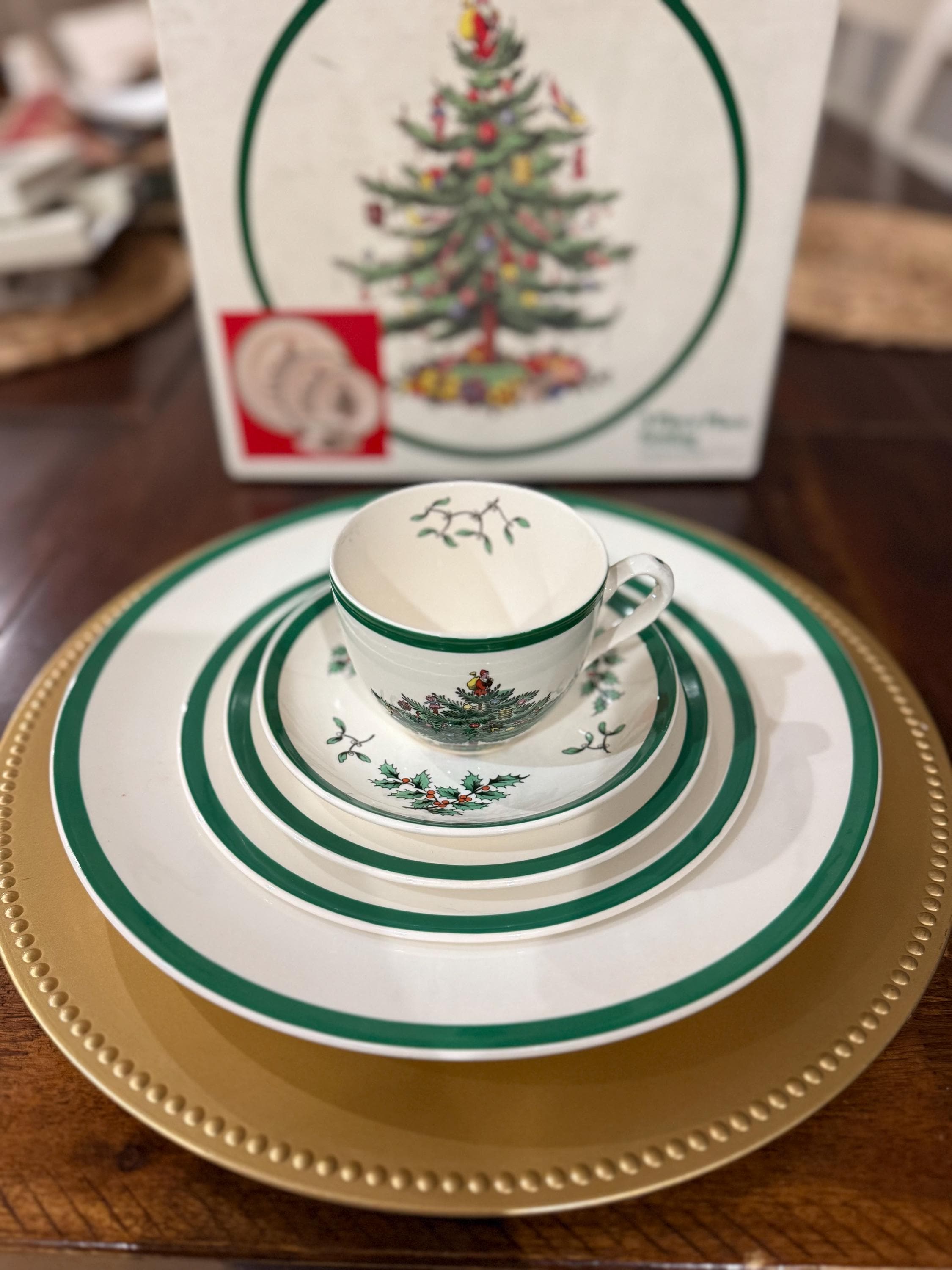 【箱付き・英国製】スポード　クリスマスツリー　サラダプレート　４点セット 箱付き・英国製】スポード クリスマスツリー サラダプレート 4点