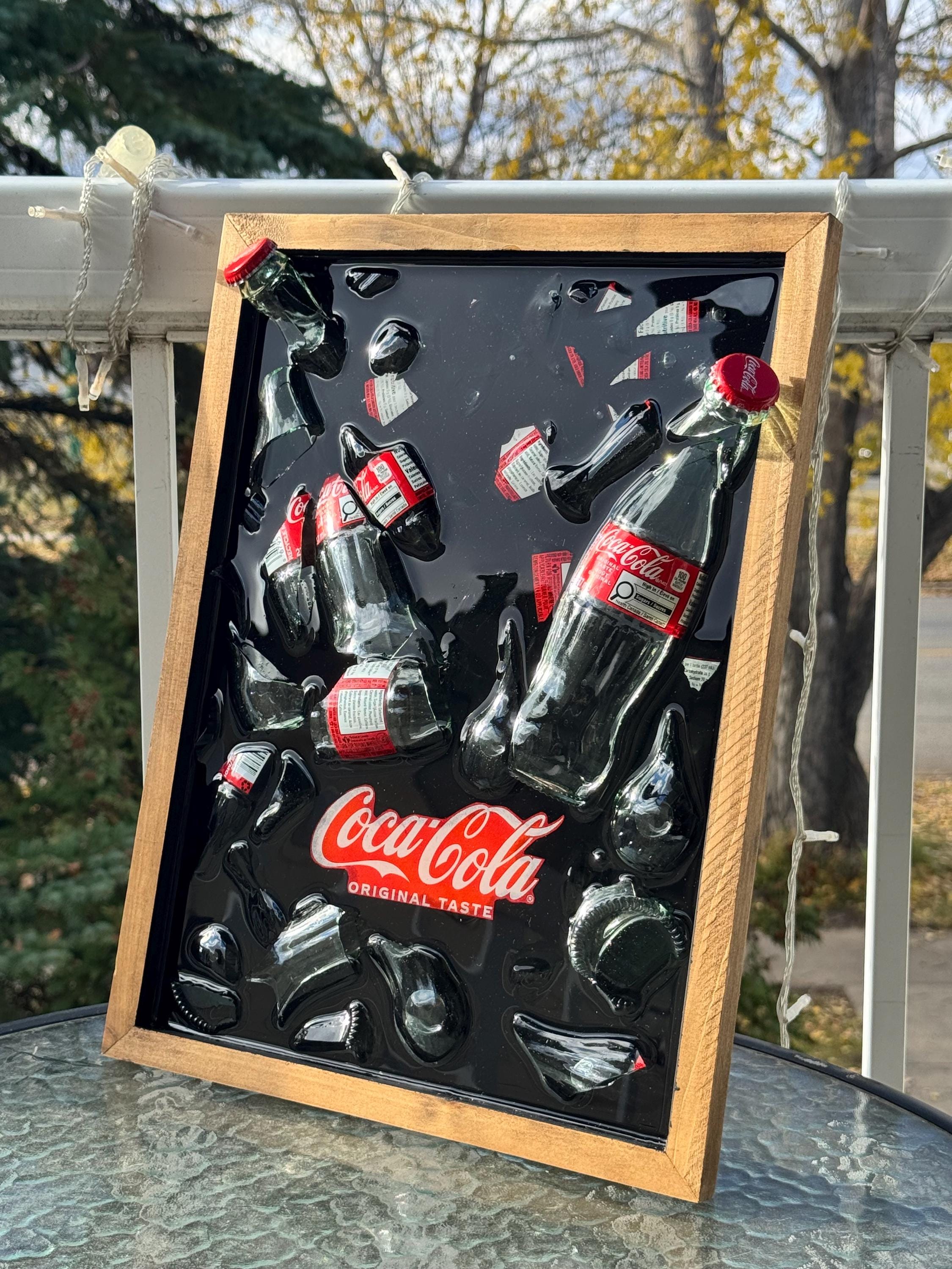 Coca-Cola 立体ロゴ インテリア小物 約43cm Coca-cola Bottle Art: 3D Glass Resin Wall Decor in Wood Frame