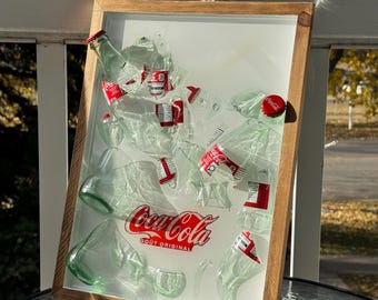 Coca-Cola Bottle Art: 3D-wanddecor van glashars in houten lijst