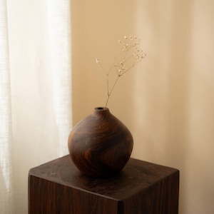 Handmade Walnut Wood Bud Vase for Dried an Fresh Flowers – Minimalist Modern Home Decor Accent & Unique Plant Gift, Housewarming Gift