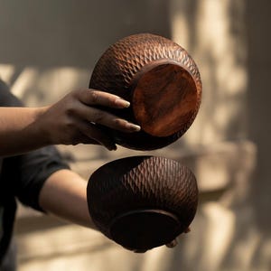 Handcrafted Walnut Wood Serving Bowl, Large Rustic Wooden Salad & Fruit Bowl Centerpiece, Food-Safe Kitchen Decor, Unique Housewarming Gift!