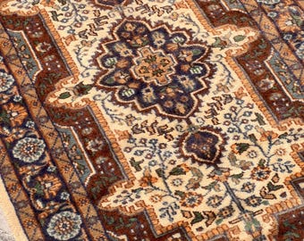 Antique Persian Ivory Wool Rug: Hand-Knotted Oriental Carpet, 2.5x4 ft