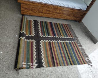 Handgewebter Kelim Teppich aus Wolle: Boho Nordic Decor