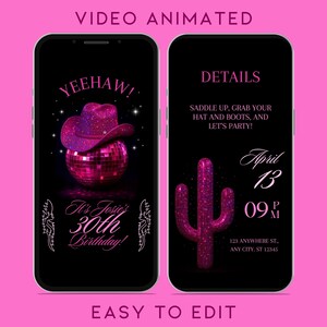 Puede incluir: Dise&ntilde;o de invitaci&oacute;n digital con un sombrero de vaquero rosa sobre una bola de discoteca, texto "YEEHAW!" y "It's Josie's 30th Birthday!". El lado derecho muestra detalles, incluyendo un cactus e informaci&oacute;n del evento.