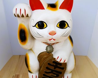 招き猫　貯金箱　ヴィンテージ ヴィンテージの招き猫貯金箱 – 幸運の猫の置物、1970年代 - Etsy 日本