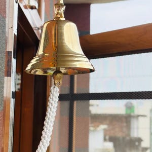 Traditionelle Messing Wand-Türglocke - Maritimer Schiffsglocken Wecker | Perfekt für Hausbars und Pub-Dekor, Outdoor / Indoor-Garten-Türklingel