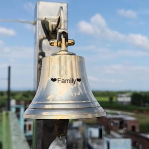 Gravierte Messingglocke, personalisierte Schiffsglocke | Wandbefestigte Maritime Glocke | Outdoor/Indoor Garten Türklingel | Vintage Style Home & Terrasse Dekor