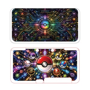 Puede incluir: Un conjunto de pegatinas protectoras para consola con dos diseños distintos. La pieza superior muestra un patrón de circuito oscuro con iconos elementales coloridos y el texto POKEMON. La pieza inferior muestra una Poké Ball central roja y blanca rodeada de varios contenedores esféricos y estelas de luz brillante sobre un fondo oscuro y estrellado.
