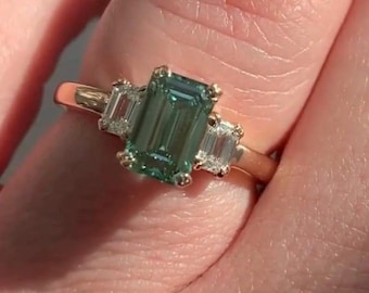 2.60 TCW Green Emerald Moissanite Diamond Ring Three Stone Diamond Engagement Ring Double Prong Women's Wear Personalized Best Gift For Her
