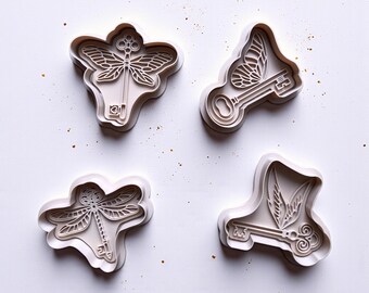Flying Key Cookie Cutter: Whimsical Party Treat Mold