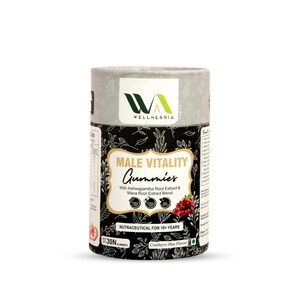 Op de afbeelding: Een cilindrische container met "Male Vitality Gummies" met "Wellnessia" branding. Het etiket bevat tekst als "With Ashwagandha Root Extract & Maca Root Extract Blend" en "Cranberry Bliss Flavour". De container is versierd met een zwart bloemenpatroon.