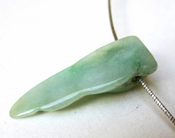 Pendentif en jade du Guatemala stalactite triangulaire, percé, avec ou sans chaîne