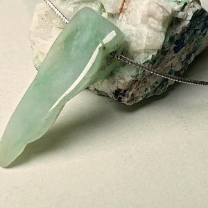 Guatemala jade pendant triangle icicle, pierced, with or without chain image 5