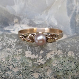 Solid gold ring, 14 k rose gold, dainty golden ring, genuine pink pearl, size 7 1/4 US, EU ring size 17,3 image 4