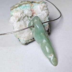Guatemala jade pendant triangle icicle, pierced, with or without chain image 7