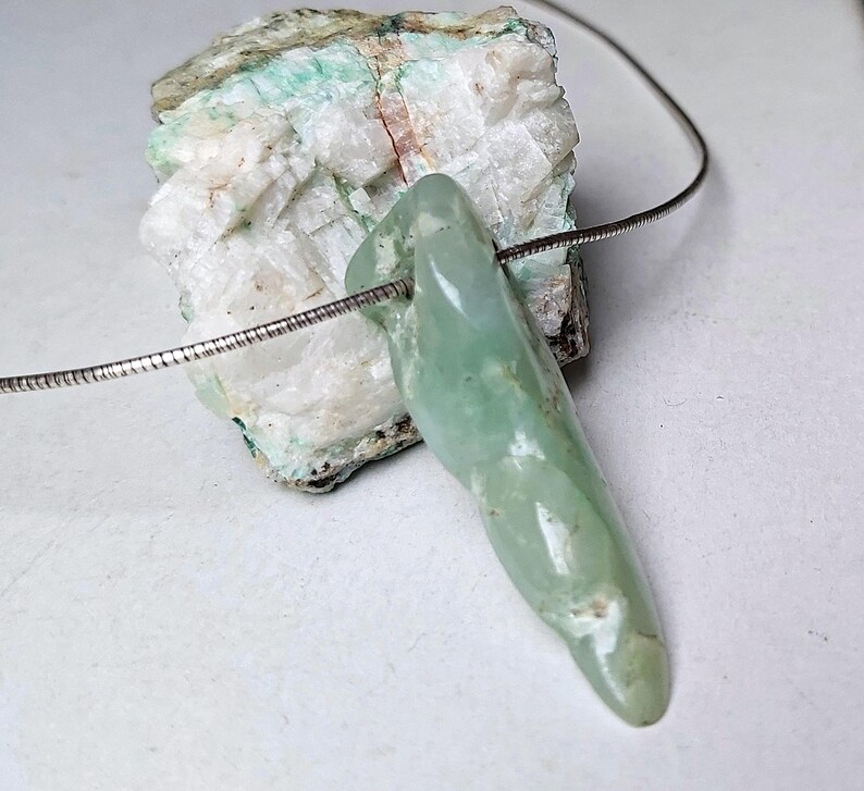 Guatemala jade pendant triangle icicle, pierced, with or without chain image 7