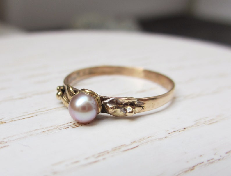 Solid gold ring, 14 k rose gold, dainty golden ring, genuine pink pearl, size 7 1/4 US, EU ring size 17,3 image 3