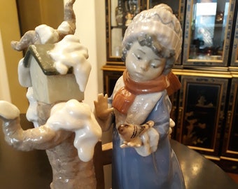 Lladro Porcelain Figurine  5287 - WINTER FROST, in the box