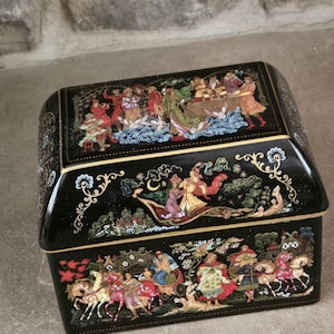 Vintage USSR Porcelain Palekh Keepsake Box, USSR Art Box, The Legend of the Enchanted Princess; Decorative Russian folk art;