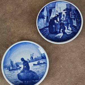 Set of 2 Royal Copenhagen Dragor Amager and Langelinie  Blue & White Collectiable Mini Plates