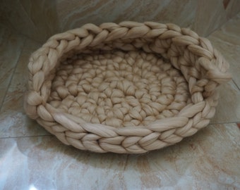Chunky Knit Wool Cat Bed: Handmade Cozy Pet House (14 inch)