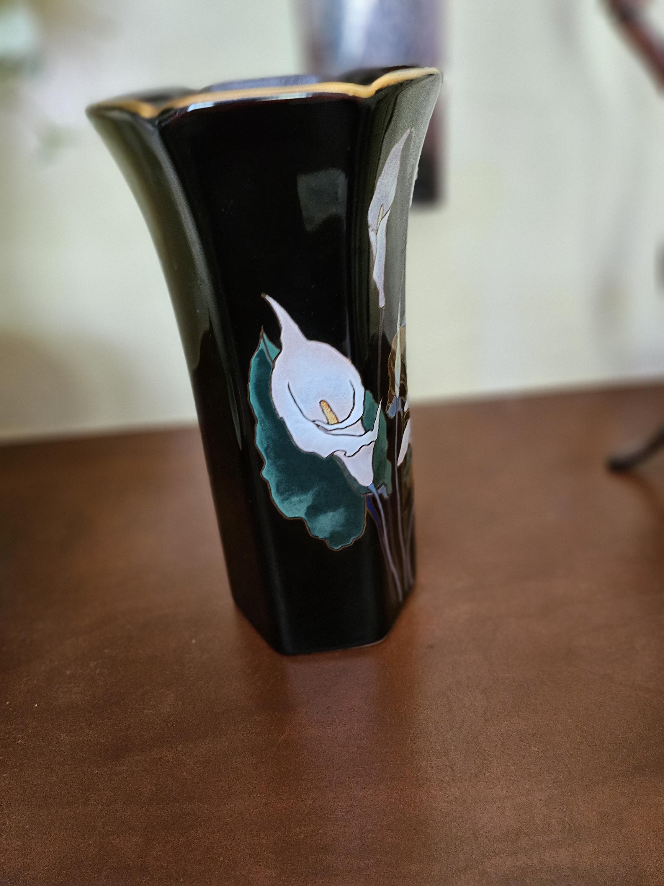 Vintage YAMAJI TOYO Japan Black Porcelain Hand-painted Flower