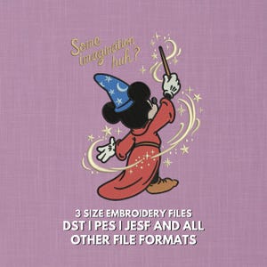Puede incluir: Un diseño bordado de Mickey Mouse como hechicero, sosteniendo una varita y conjurando magia. El texto "Some imagination huh?" está encima del personaje. La imagen está sobre un fondo lavanda.