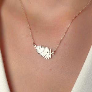 Fern Leaf Necklace, Dainty Botanical Pendant in Gold, Nature Inspired Jewelry, Gift for Her, Plant Lover Necklace, Minimalist Charm