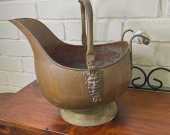 Vintage Antique  Copper and  Brass Coal Scuttle Bucket W/ Lion & Delft Blue Handles